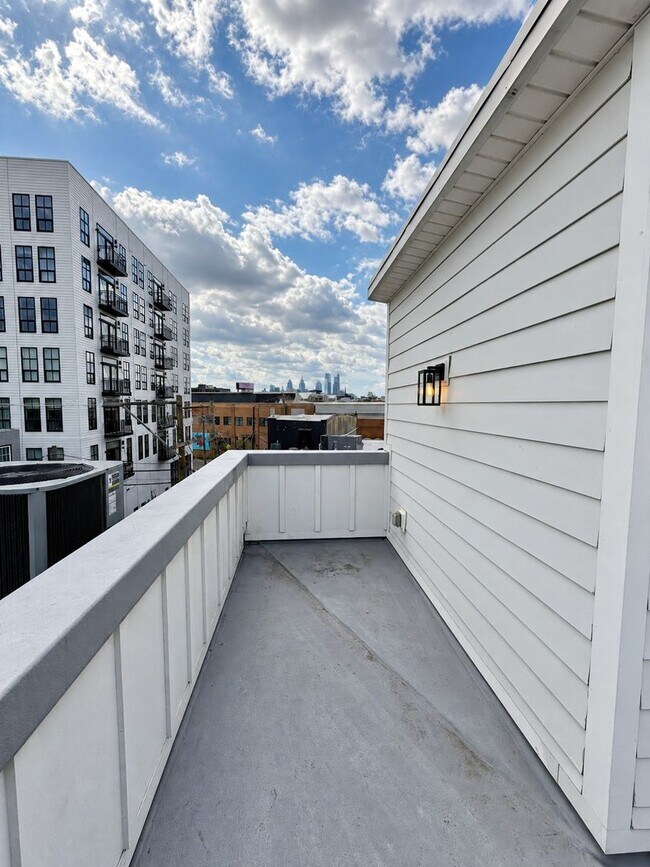 Building Photo - 117 E Allen St