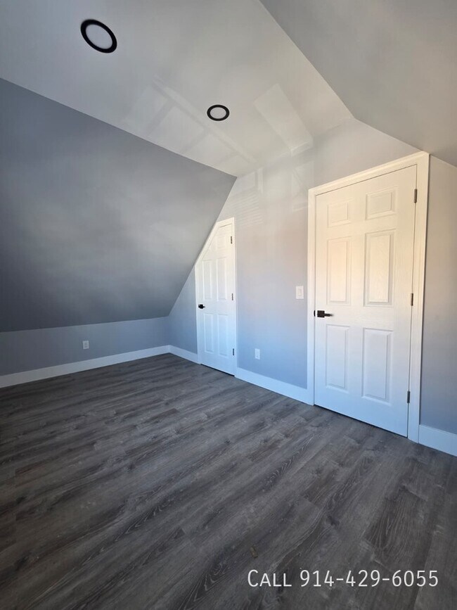 Building Photo - 16 Sherwood Ave