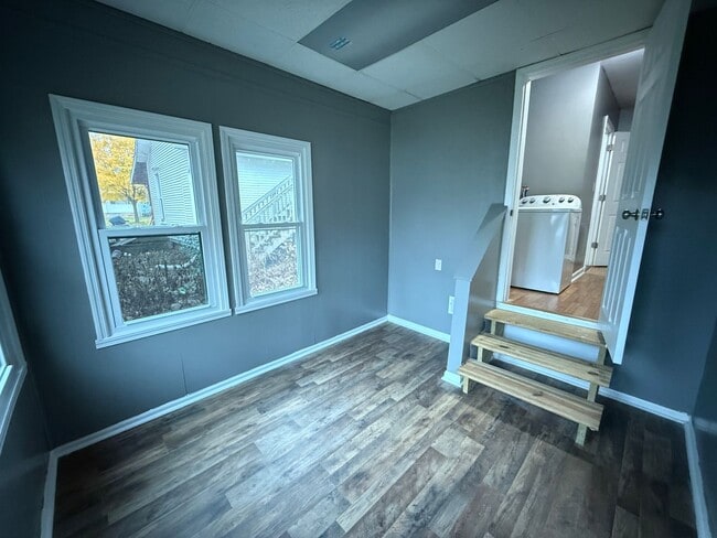 Building Photo - Single-Family Home Close to Henry Ford Hos...