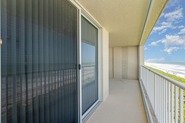 Building Photo - 1575 N Hwy A1A