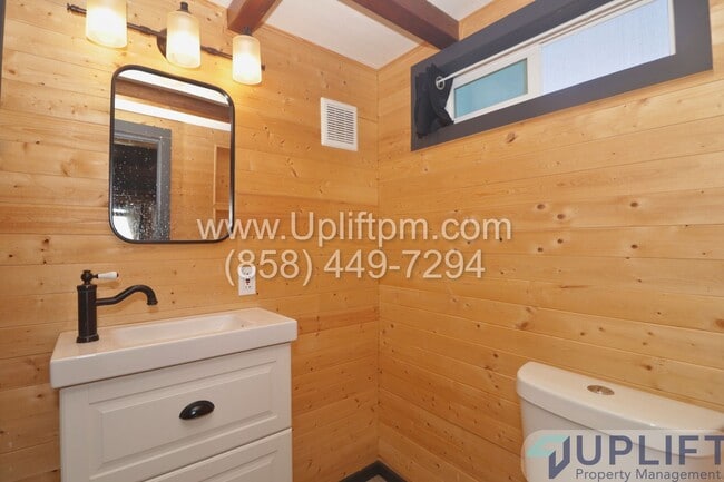 Building Photo - Double loft Studio in Ramona