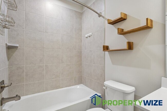 Building Photo - 7124 Emaly Jane Ln