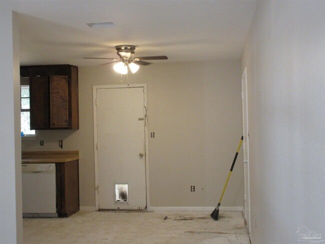 Building Photo - 4300 Santa Villa Dr