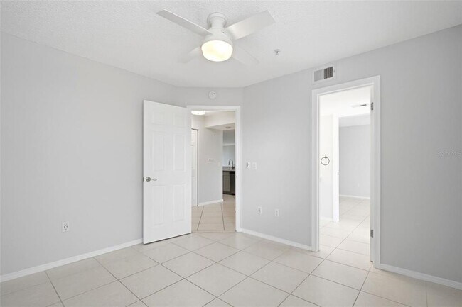 Building Photo - 2400 Feather Sound Dr