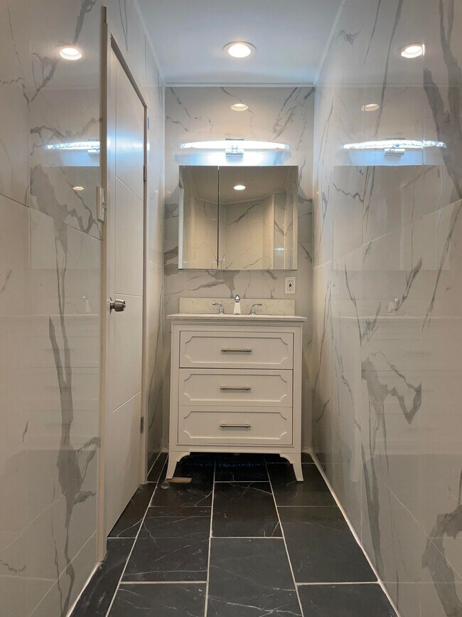 Building Photo - 1700 E Passyunk Ave