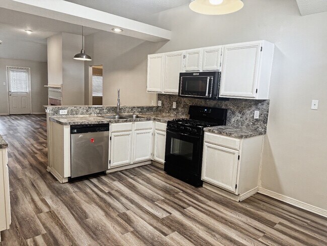 Building Photo - 31248 N Head Dr