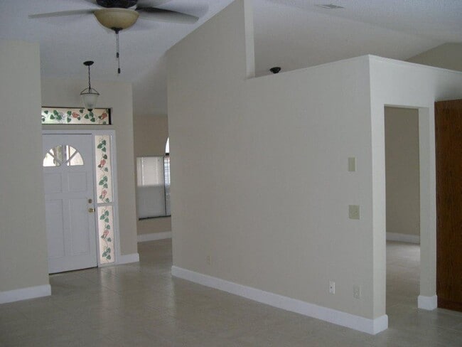 Building Photo - 1437 E Amanda Rd