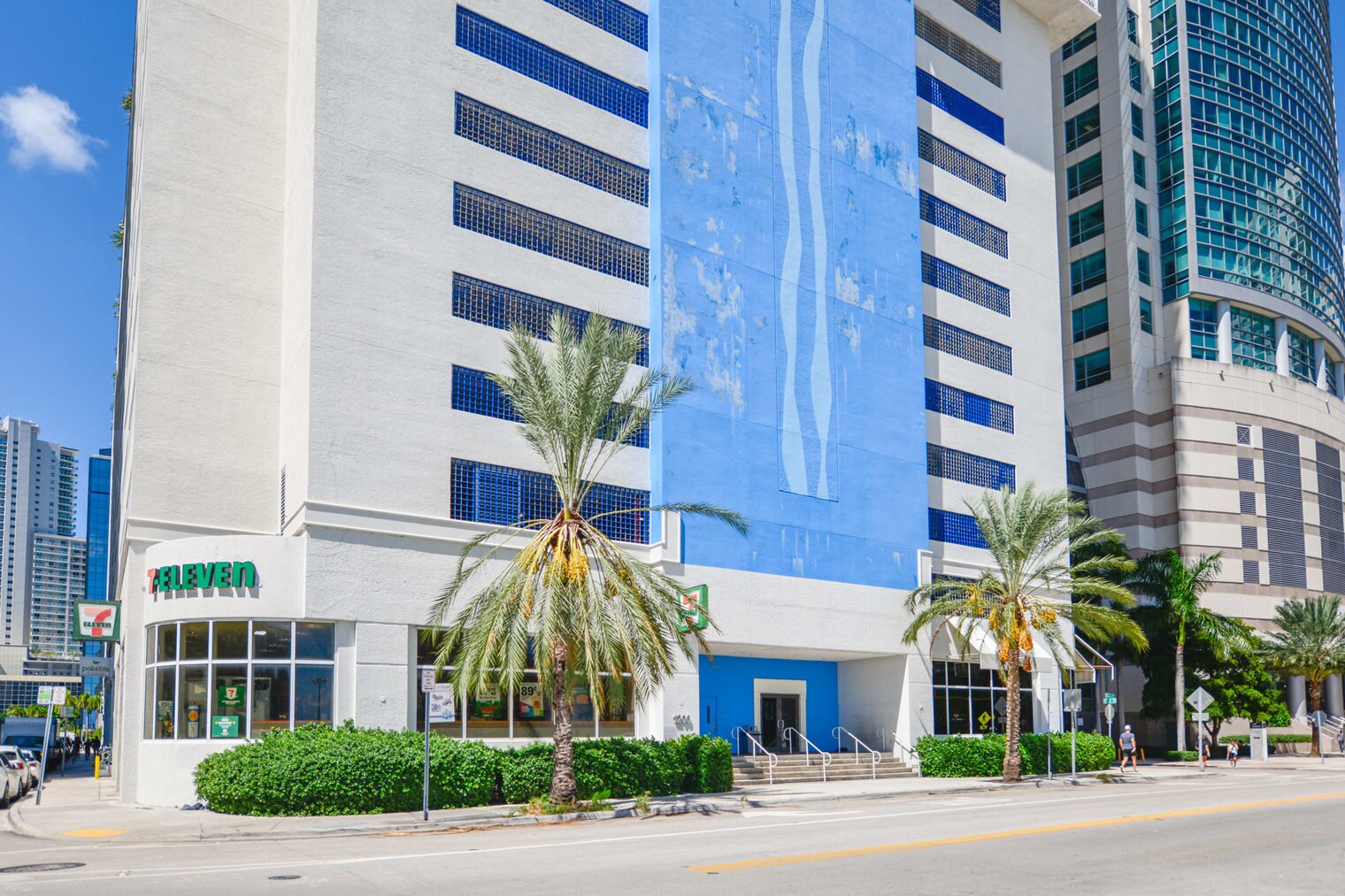 Building Photo - 1200 Brickell Bay Dr