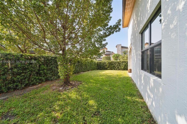 Building Photo - 7635 NW 103rd Pl
