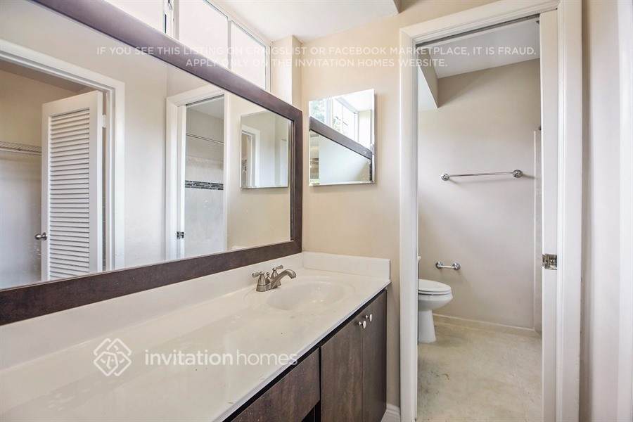 Building Photo - 200 SW 65th Way