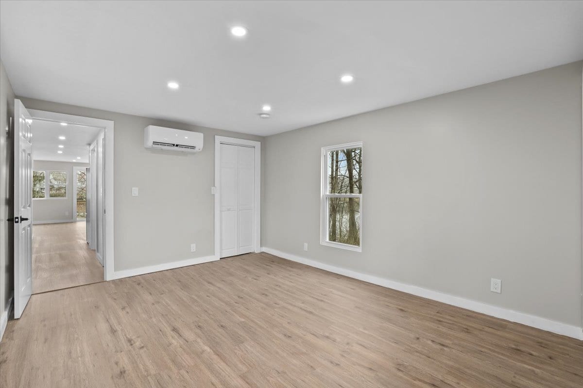 Building Photo - 8 Teatown Ct