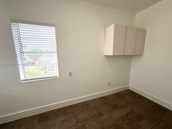 Building Photo - 3703 SW 1st St