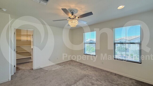 Building Photo - 3913 S 58th Ln