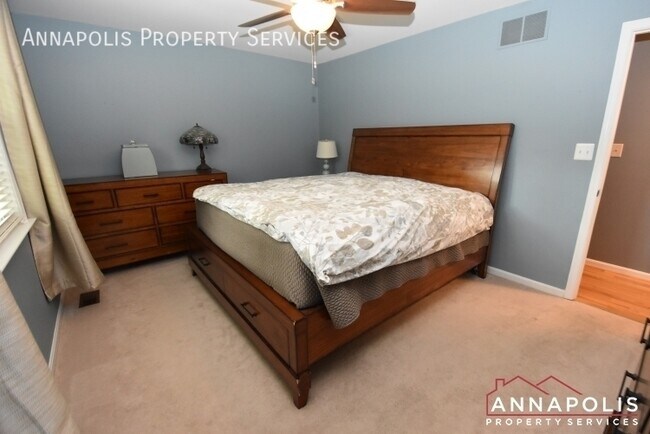 Building Photo - 552 Benforest Dr