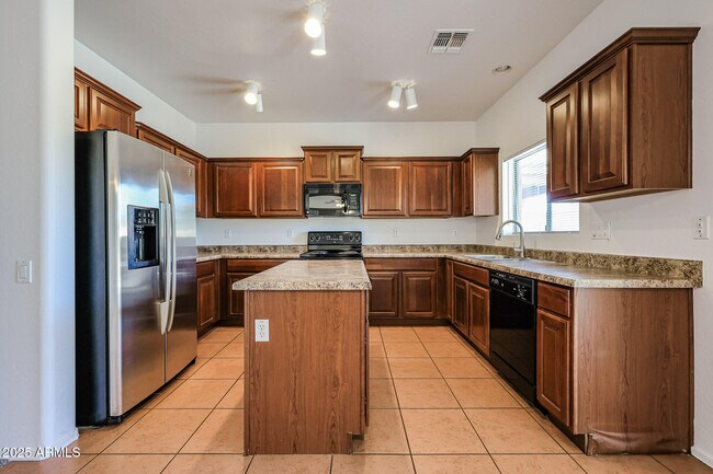 Building Photo - 5318 W Maldonado Rd