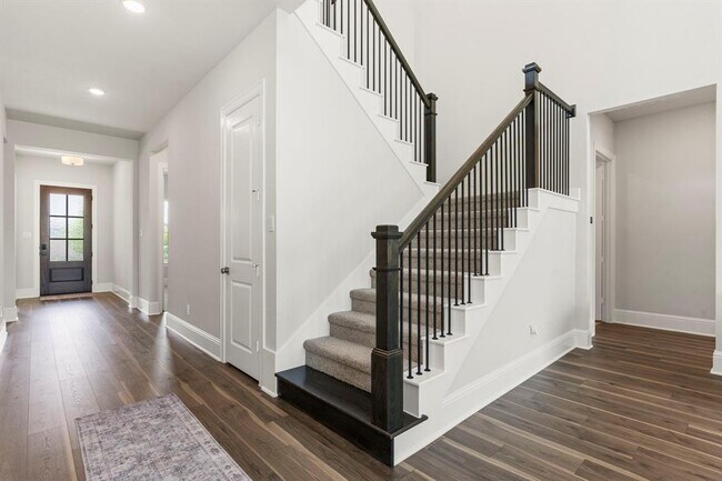 Building Photo - 316 Coldwater Creek Ct