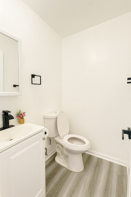 Building Photo - 317 E Hazel St