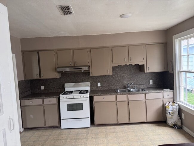 Building Photo - Rental Property in Bossier City next too E...