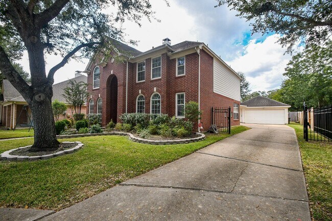 Building Photo - 2114 Thistlerock Ln