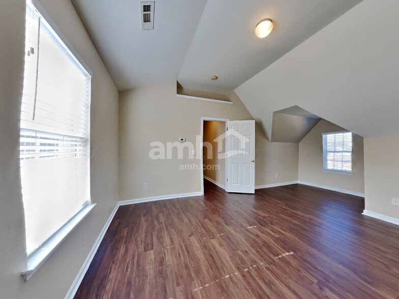 Building Photo - 248 Glenn Allen Rd