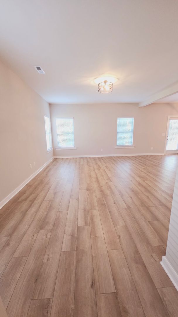 Building Photo - 2122 Ellsworth Lp Rd