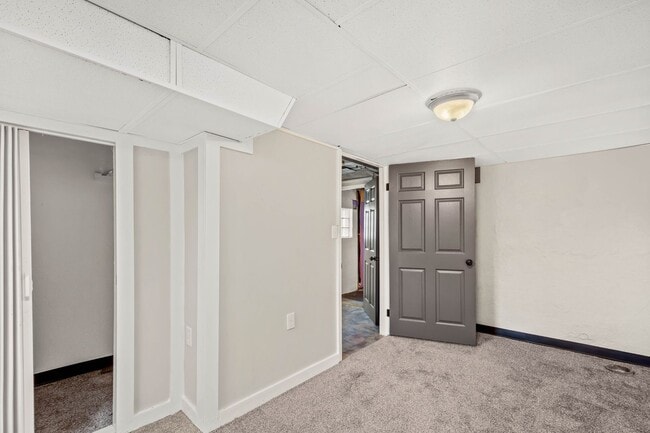 Building Photo - Stunning 3 bedroom home in South Park avai...