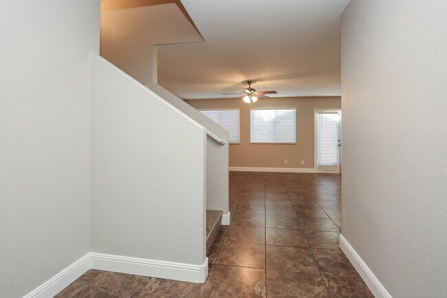 Building Photo - 10811 Cather Ave