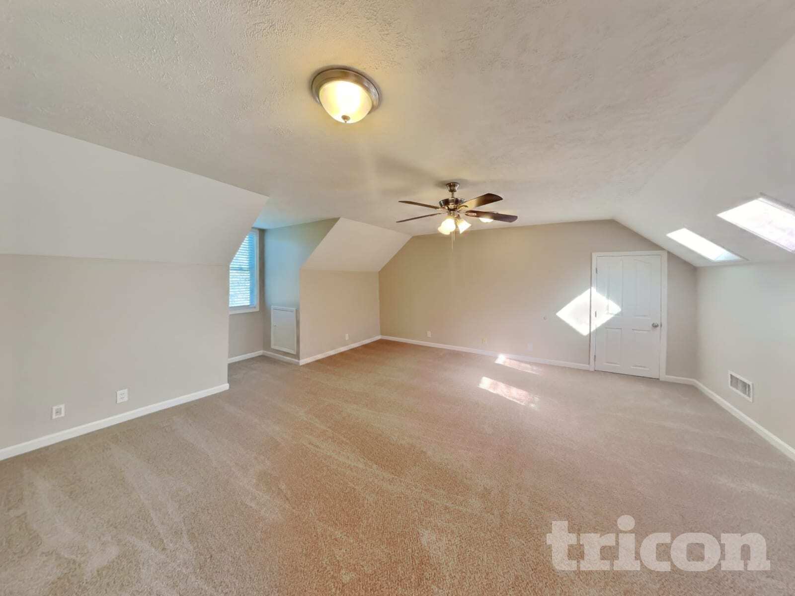 Building Photo - 1918 Cross Creek Dr