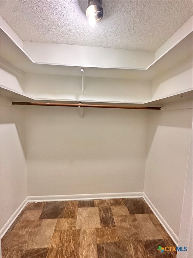 Building Photo - 899 Hillyer St