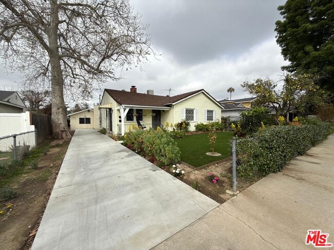 Primary Photo - 7467 N Forbes Ave