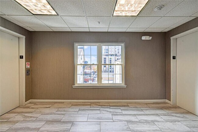 Building Photo - 1075 Peachtree Walk NE