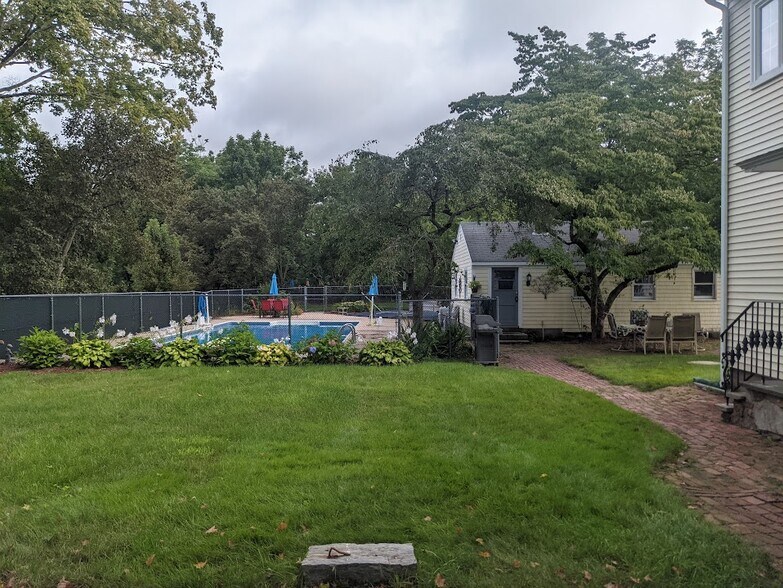 Building Photo - 189 Danielson Pike