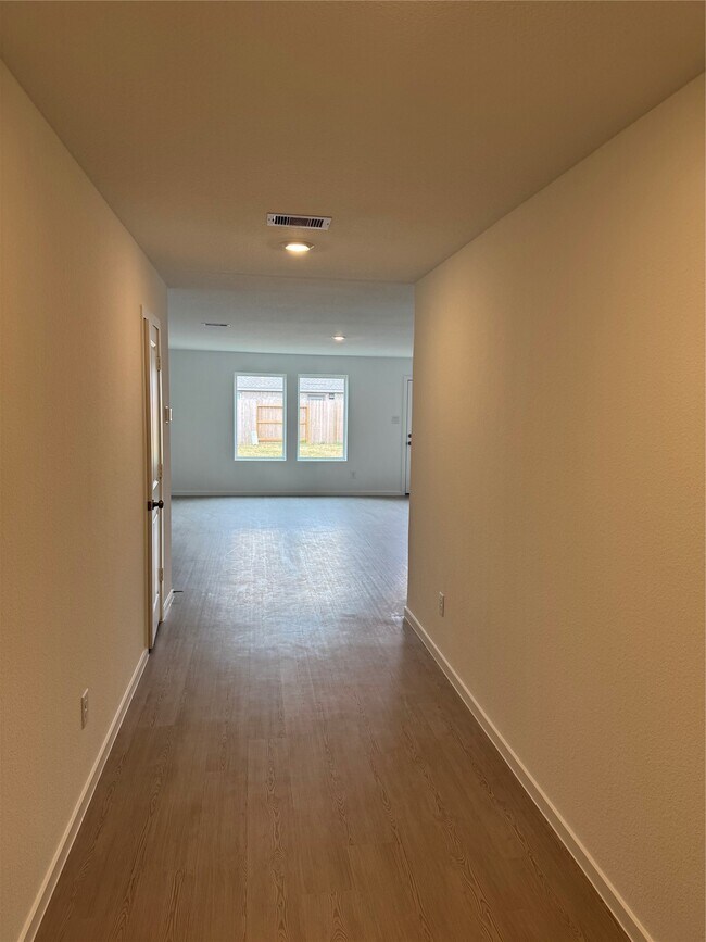 Building Photo - 16715 Old Wagon Wy