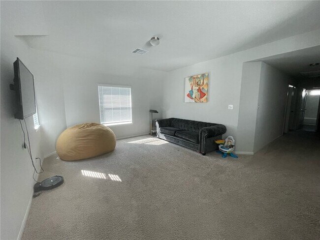 Building Photo - 985 Marquis Dr