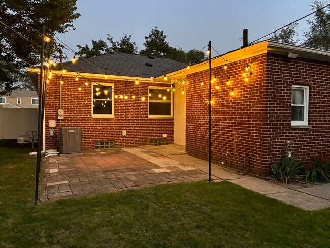 Building Photo - 2519 Mt Holyoke Rd