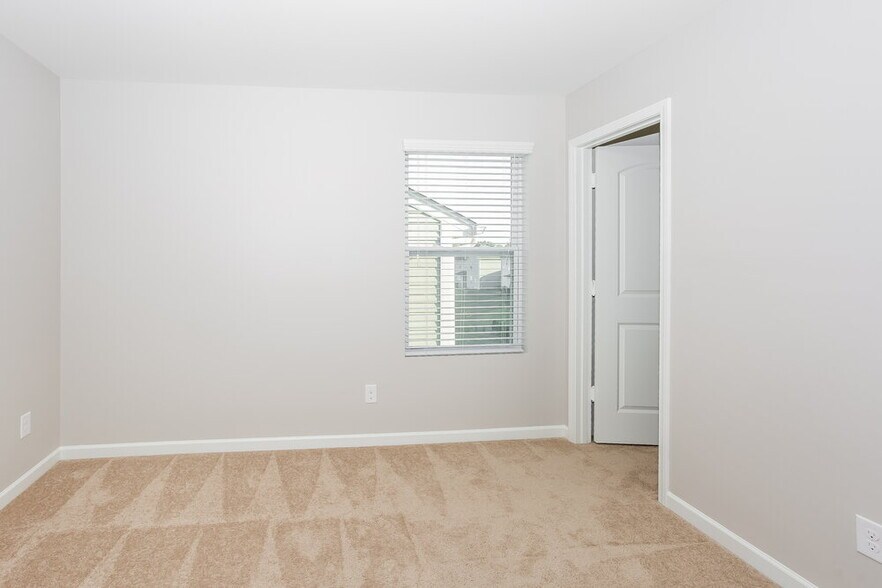 Building Photo - 9918 Portaferry Dr