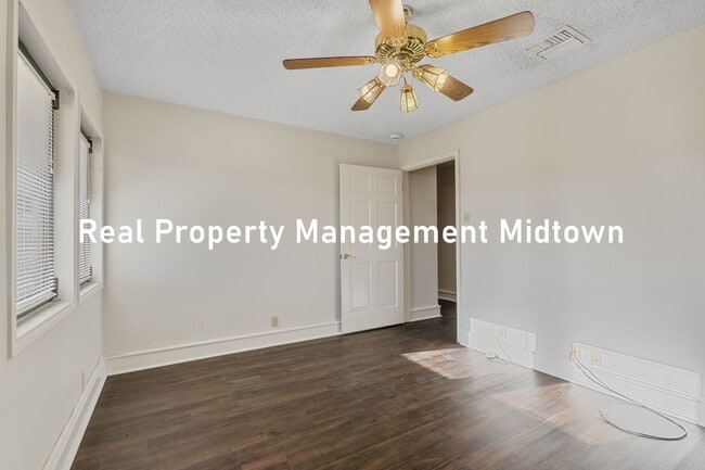 Building Photo - Charming Condo in Established Community of...