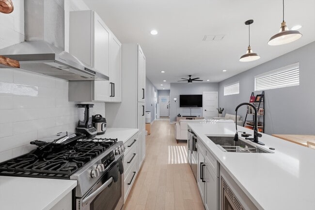 Building Photo - 2107 Schley Ave