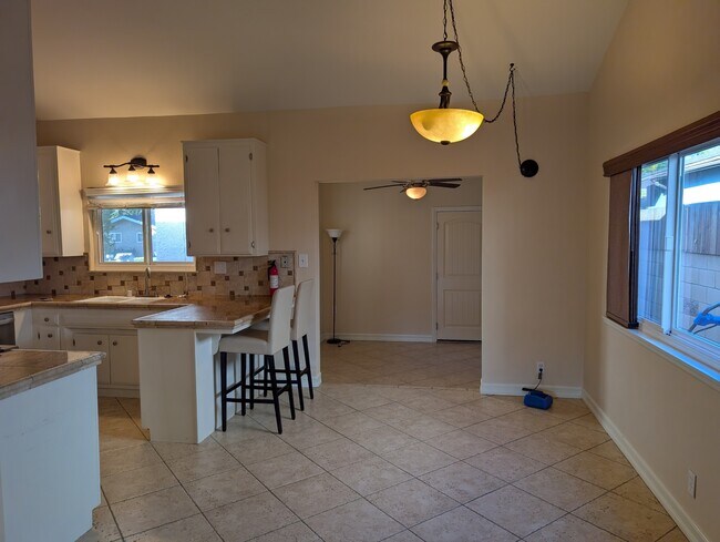 Building Photo - 27124 Cabrera Ave