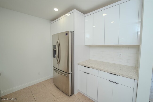 Building Photo - 2701 6th St W
