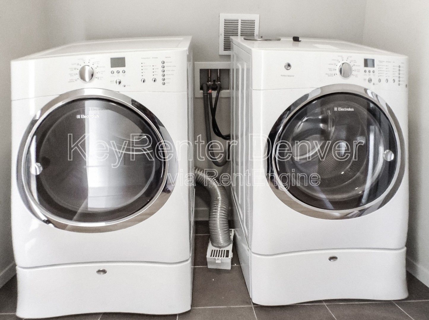 Building Photo - 2229 Blake St