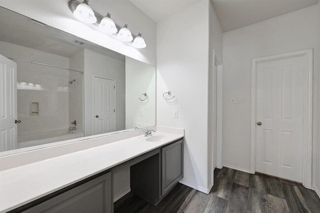 Building Photo - 11729 Channing Dr