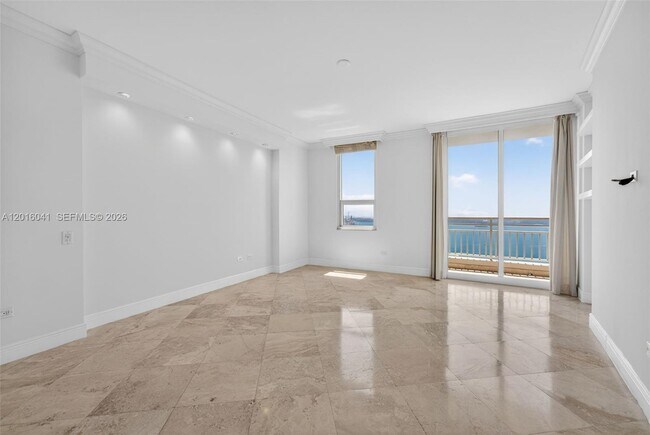 Building Photo - 808 Brickell Key Dr