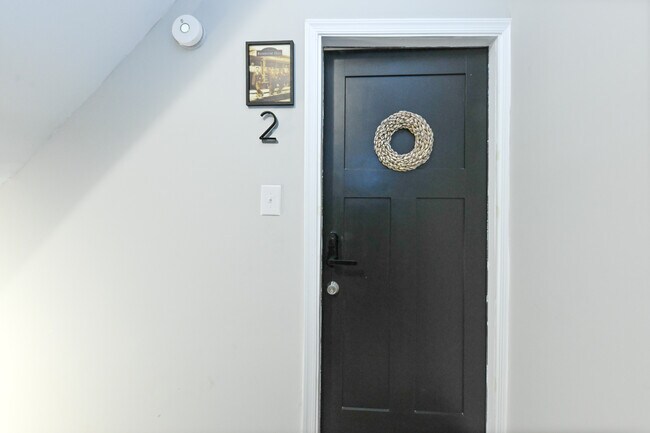 Building Photo - 3022 Auchentoroly Ter