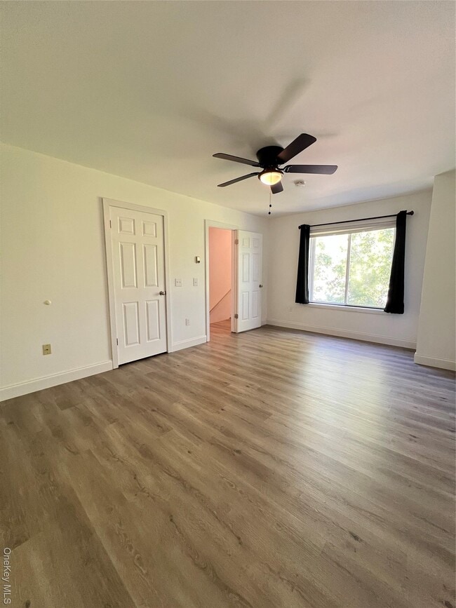 Building Photo - 6 Hilltop Cir