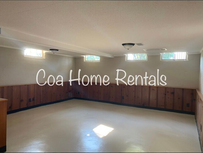 Building Photo - Remodeled East Side Home