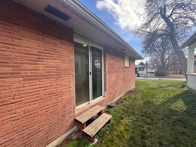 Building Photo - 47 E Garland Ave