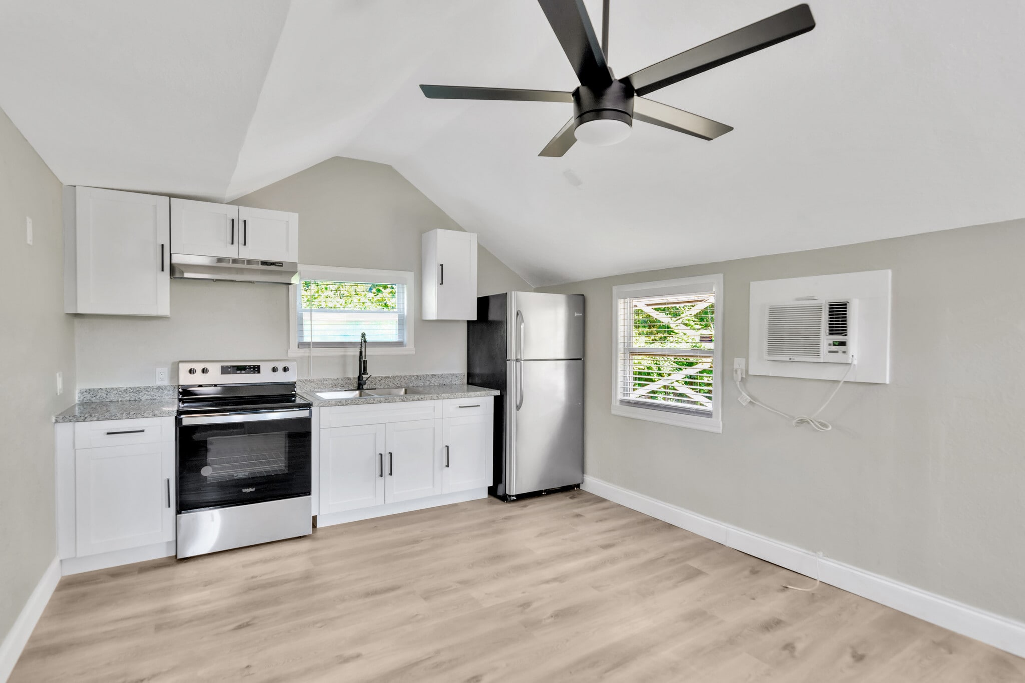 Building Photo - 1515 Sadlon Ave