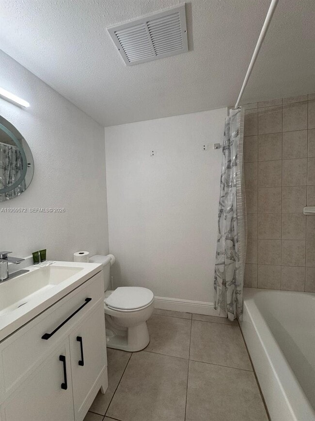 Building Photo - 2420 Diana Dr