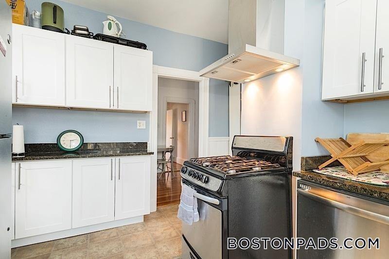 Building Photo - 137 Columbia St